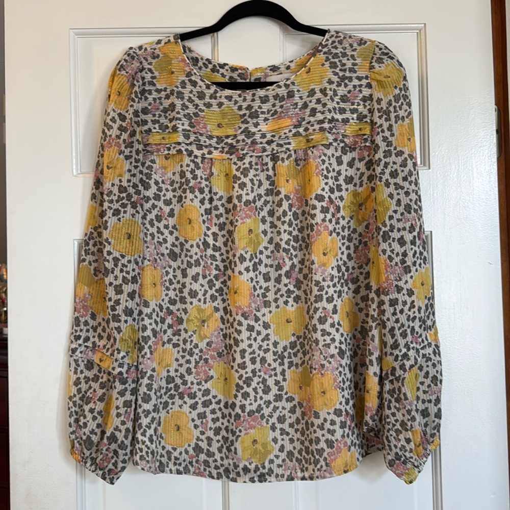 Women's flowy top